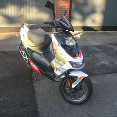 Aprilia SR 50 R Factory