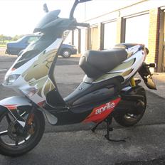 Aprilia SR 50 R Factory