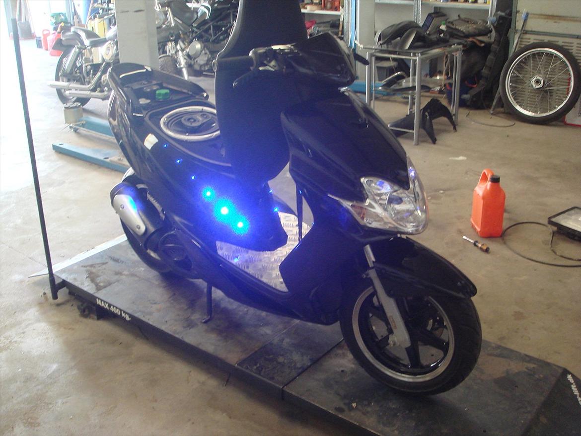 Yamaha Jog R (Efter) SOLGT - Med dioderne tændt :) billede 14