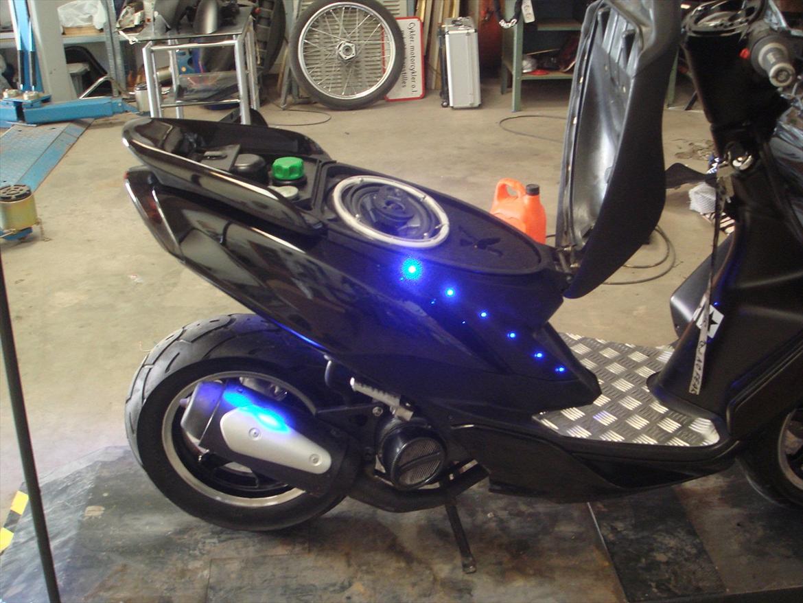 Yamaha Jog R (Efter) SOLGT - Med dioderne tændt :) billede 15