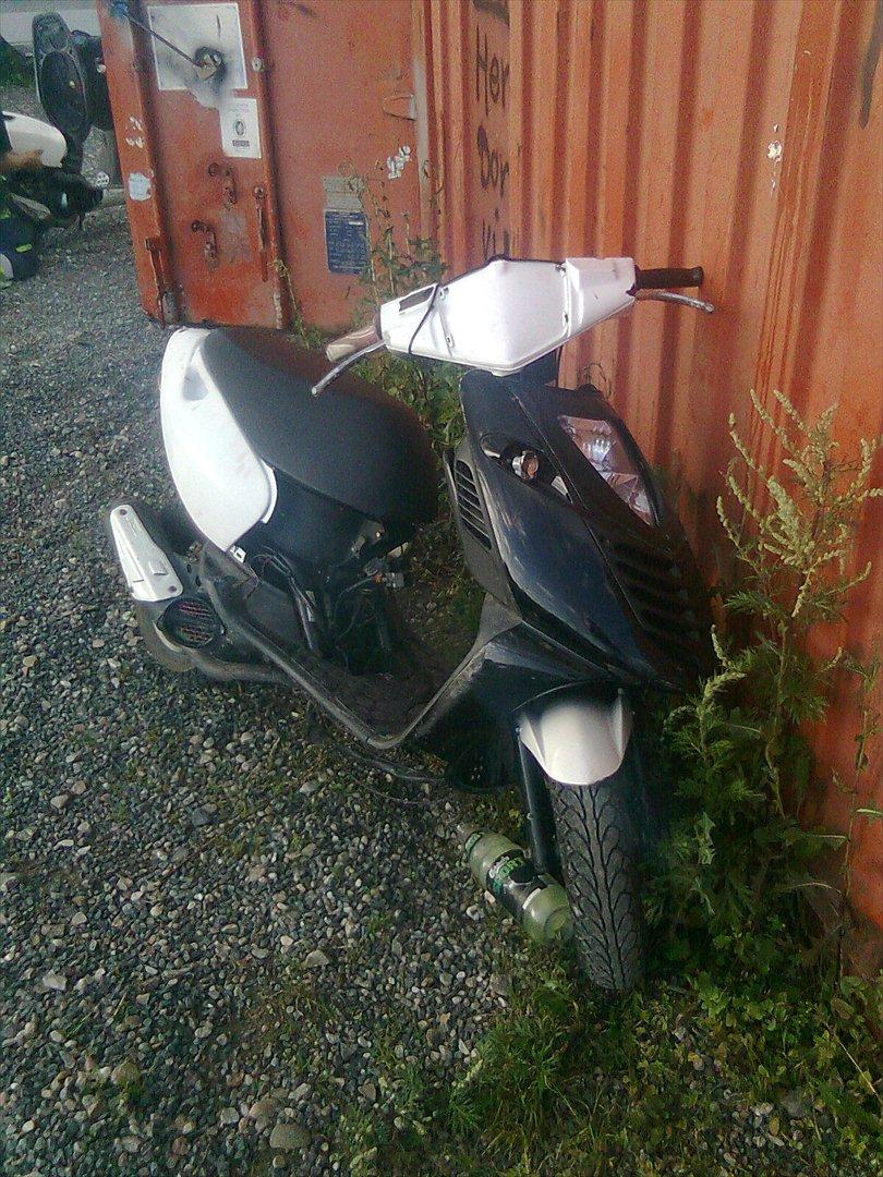 Aprilia Sonic billede 2