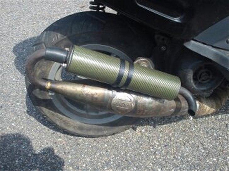 Piaggio new zip total skadet billede 4