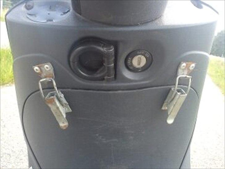 Piaggio new zip total skadet billede 6