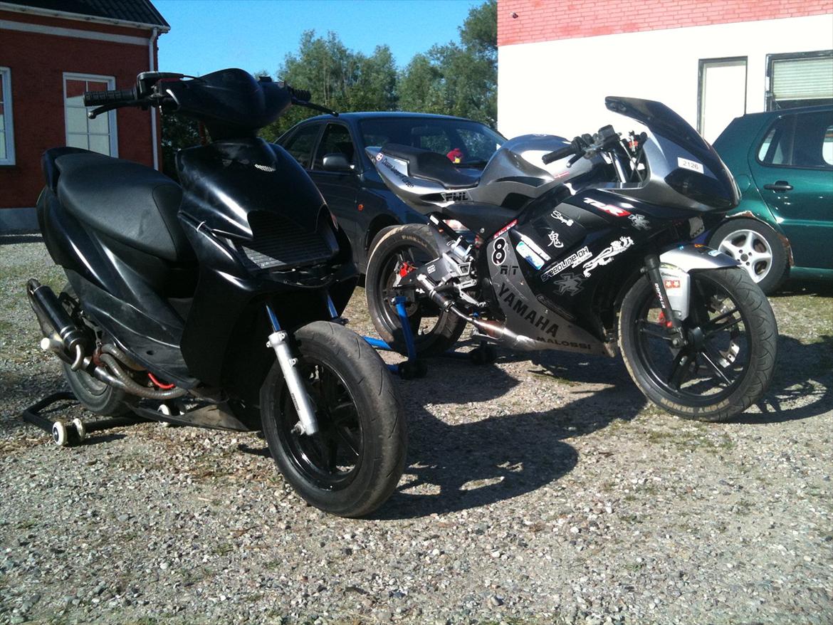 Yamaha Jog RR - Sammen med Frederiks TZR (: 2011. billede 4