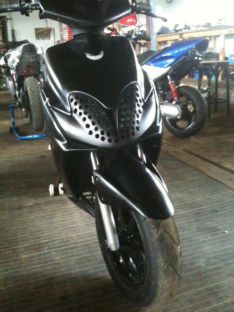 Yamaha Jog RR - Så er den snart ved at være færdig, bare ufattelig dårlige billeder. billede 17