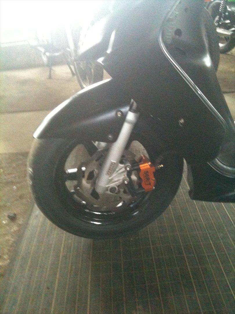 Yamaha Jog RR - Så er den snart ved at være færdig, bare ufattelig dårlige billeder. billede 18