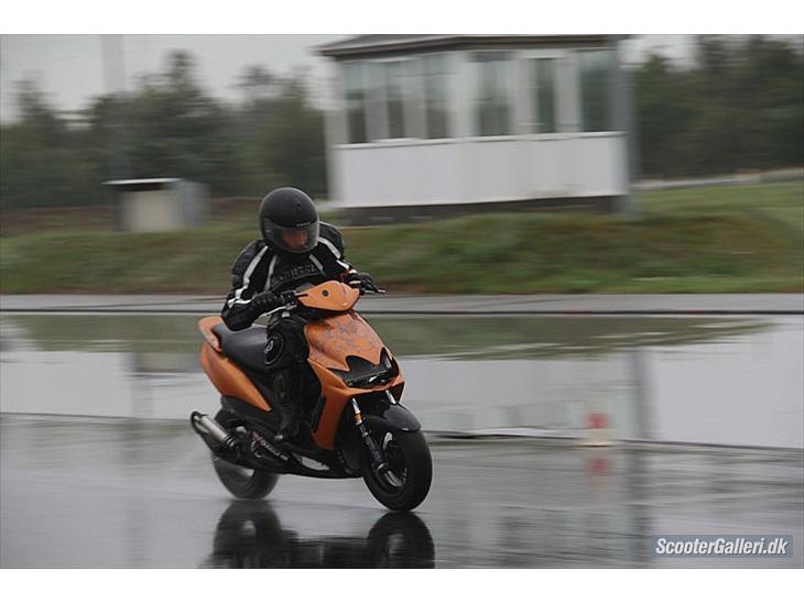 {{currentPhoto.altText}} billede {{currentPhoto.number}}