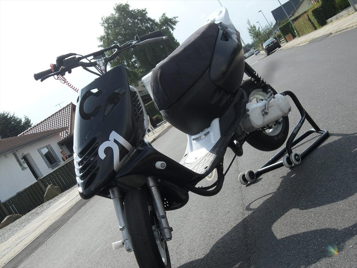 Aprilia Sonic Team Cross 20.89 HK billede 4