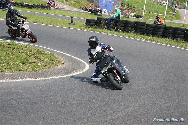 Yamaha jog rr  solgt. billede 13