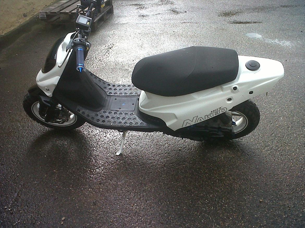 PGO Hot Naked billede 6