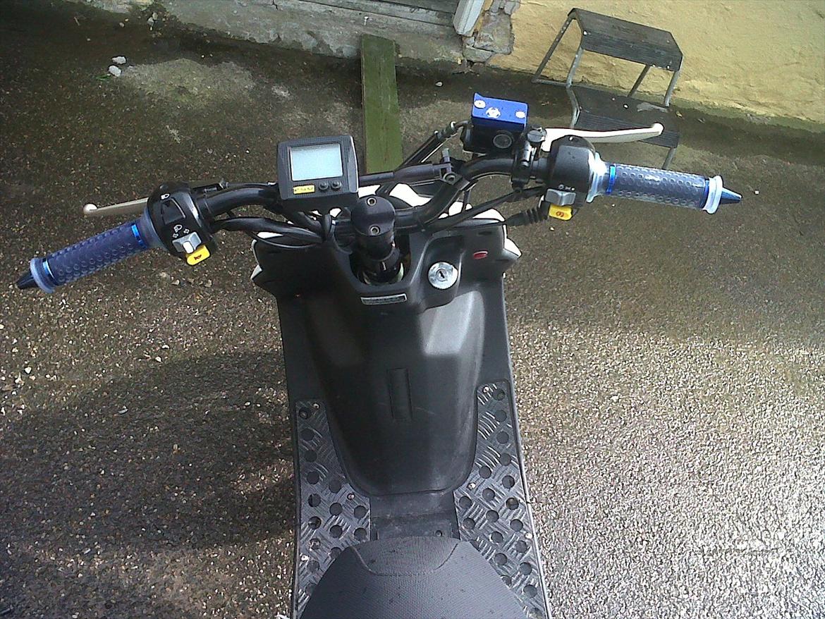 PGO Hot Naked billede 10