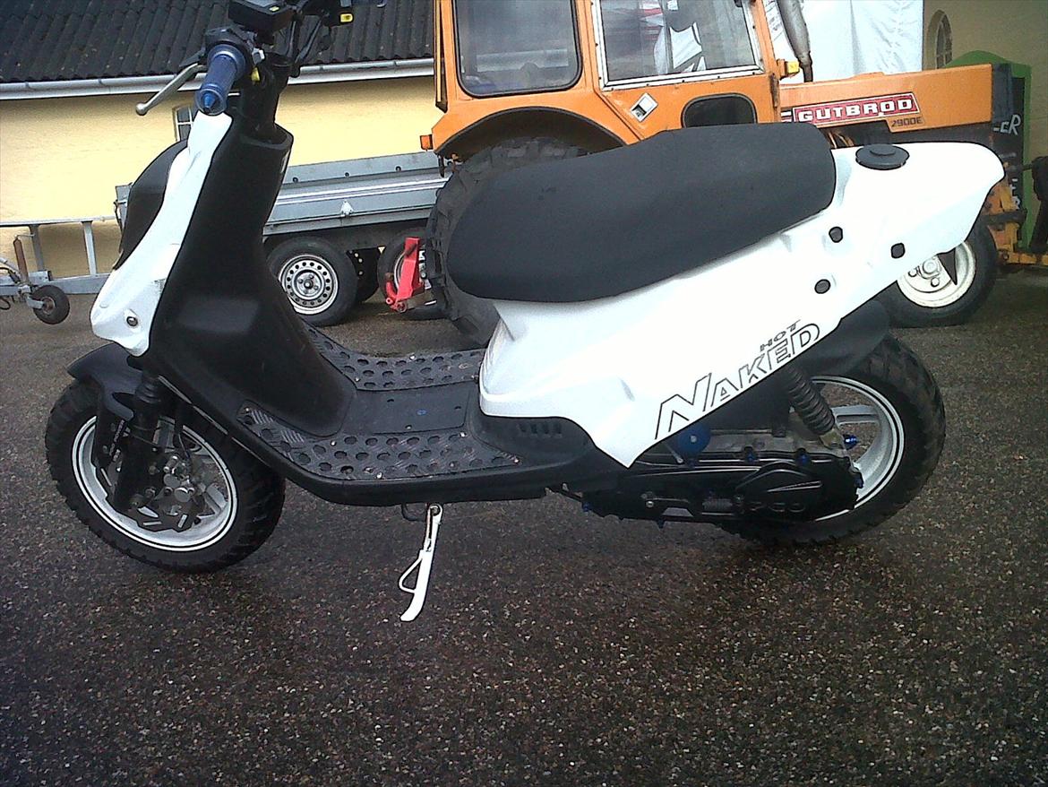 PGO Hot Naked billede 9