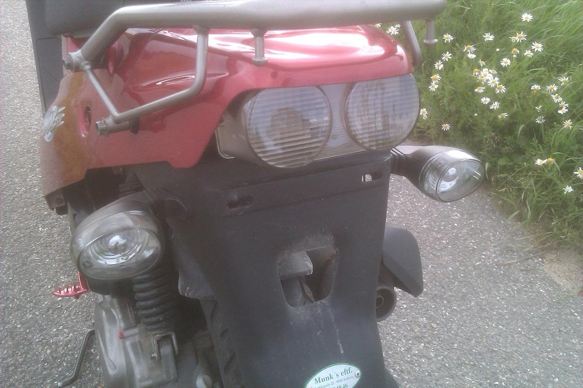 PGO Hot 50 (rød) - fine blink lys og fin bag lygte :P billede 19