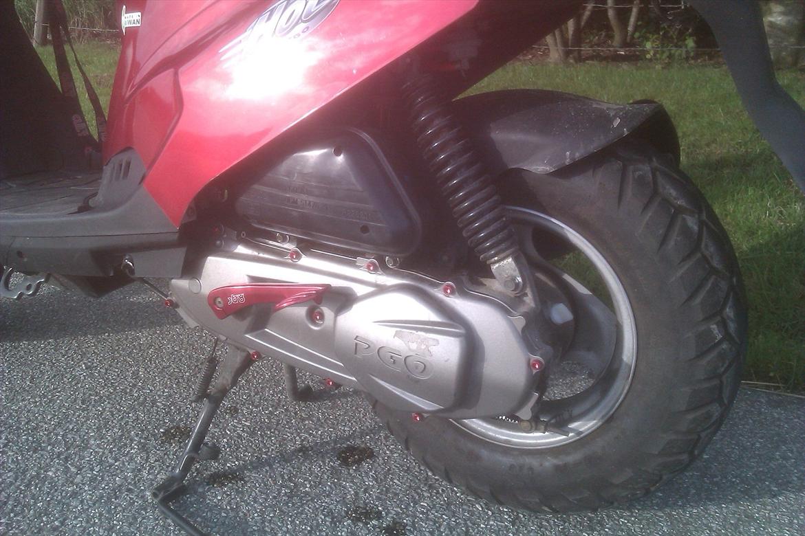 PGO Hot 50 (rød) - lidt røde detaljer på blokken ;) billede 20