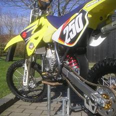 Suzuki 85 høj med lave fælge