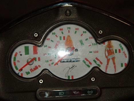 Aprilia Sknatlo's Sonic *ByTtEt* - 9999 Km. Opdagede det ikke før jeg så billedet :D billede 15