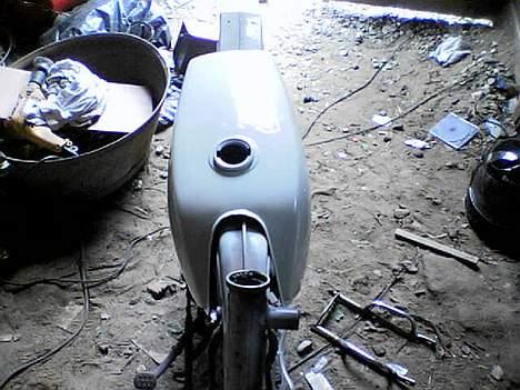 Yamaha 4 gear solgt - den tank der skal på når den er malet færdig billede 13