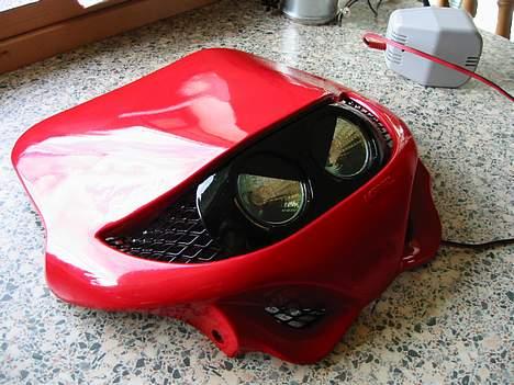 Suzuki Street Magic Ferrari Solg - Gitter og øjenskygge monteret billede 15