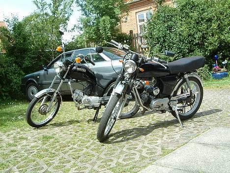 Yamaha FS 80 4gear Solgt - Her står den sammen med min Yamaha fs1, så kan i se den IKKE er fake !! billede 2