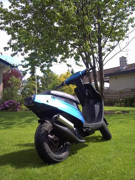 PGO HOT 50  SOLGT - Kæft den er flot her fra i fars have..... :P  billede 4