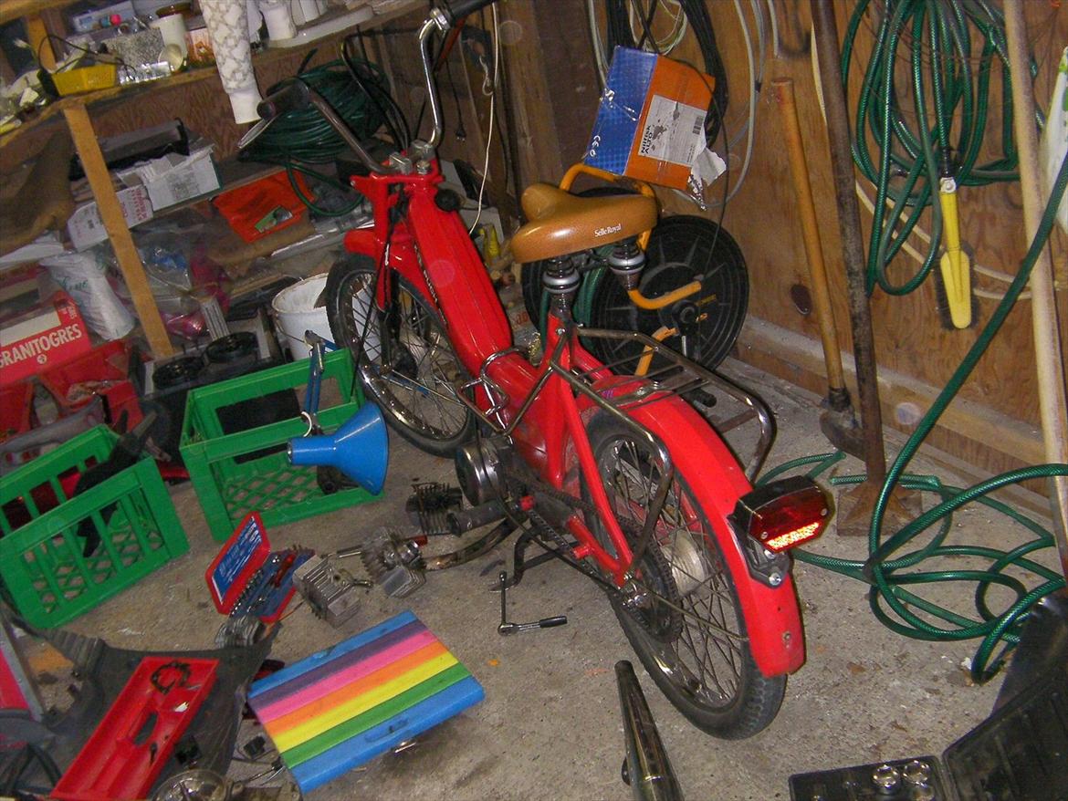 Puch Maxi K - Endnu et billede fra værkstedet hvor maxien bliver lavet. billede 13