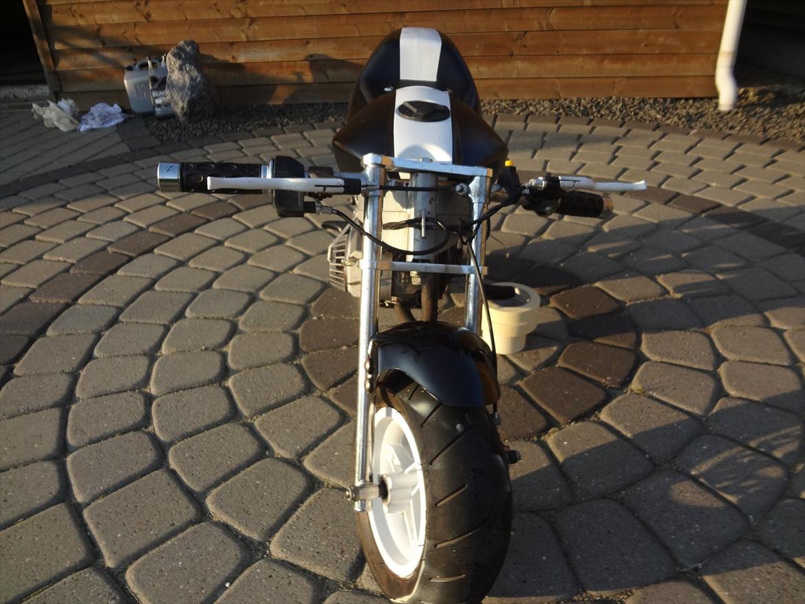 MiniBike Pocketbike 49cc - Den ny malet Pocketbike:D billede 5