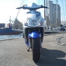 Yamaha jog r. solgt.