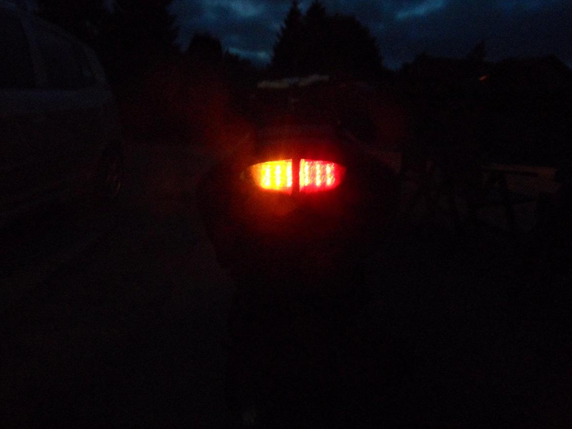 Peugeot Speedfight 2 AC - Baglygte med indbyggede blinklys (Beklager skod kvaliteten) billede 9