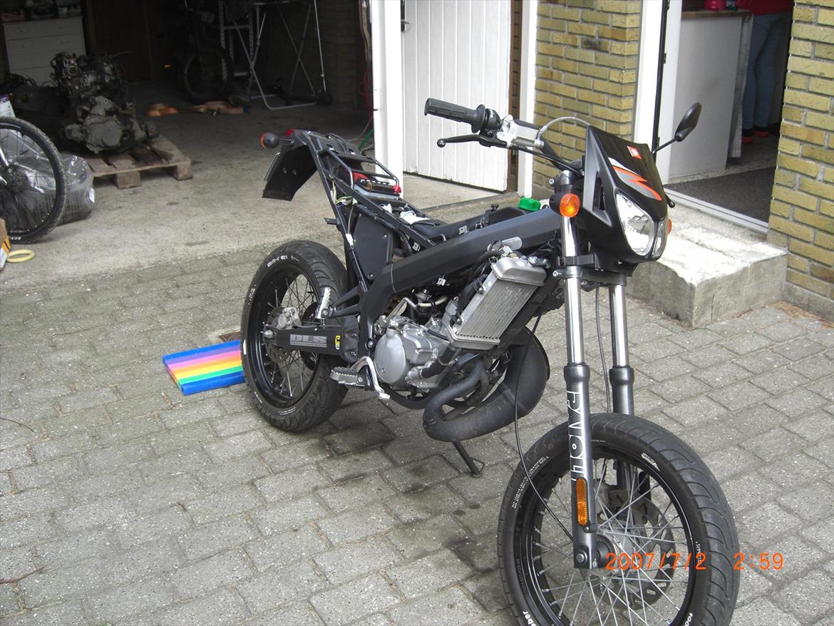 Derbi Senda Xtreme SM LC-ÐÐ SOLGT - den store vaske dag 

ps INGEN af dato'erne på alle mine billeder passer ikke billede 14
