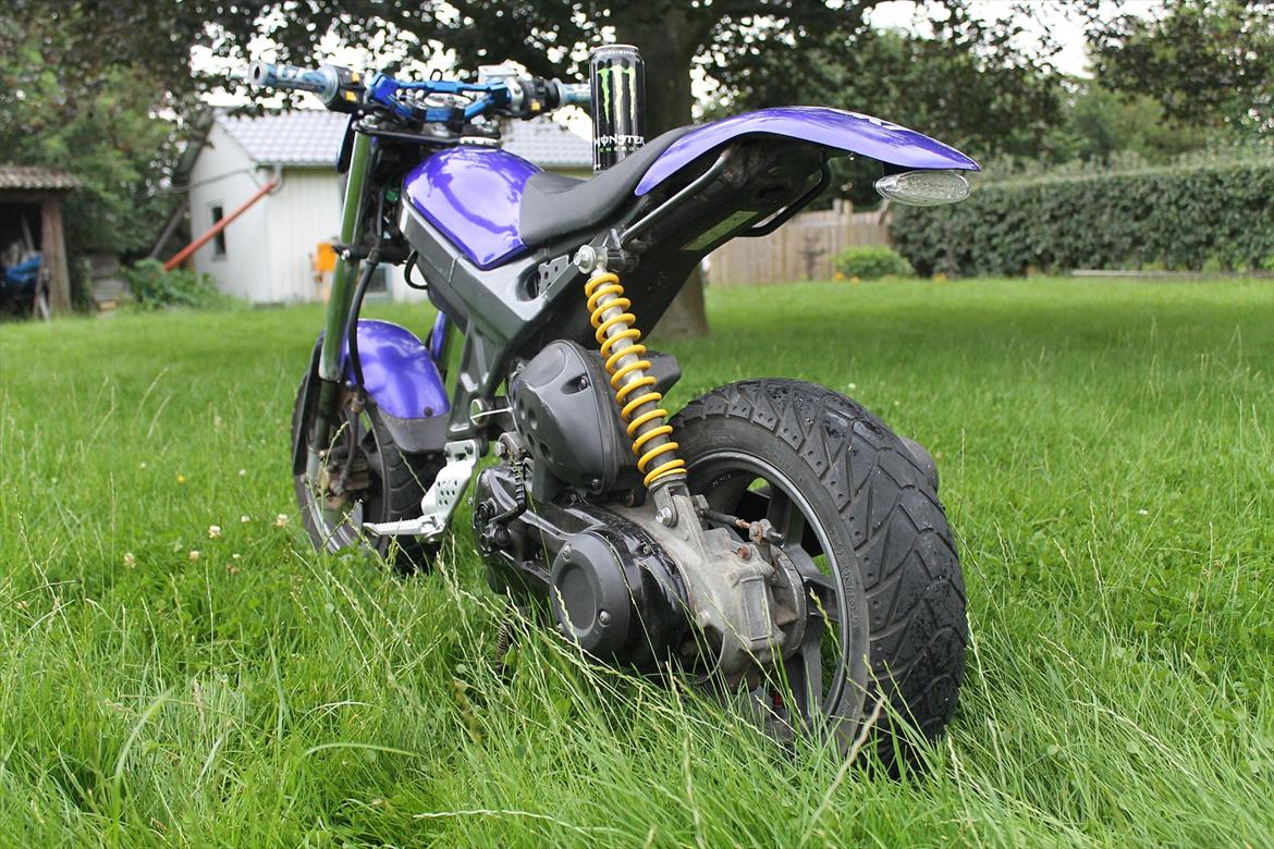 Suzuki Street Magic - Monster... den ser lilla ud (ved ikk hvorfor) den er orginal blå IRL billede 4