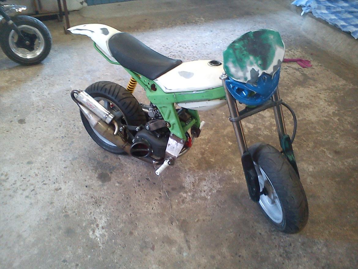 Suzuki Street'R (The Beast) - Før den blev malet, men her er alle delene blevet svejset  billede 4