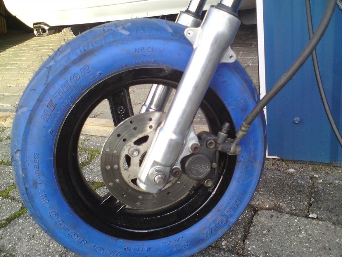 Suzuki Fz / Sonic (Byttet) - små 10" hjul med blå dæk... + kaliber fra NRG billede 10