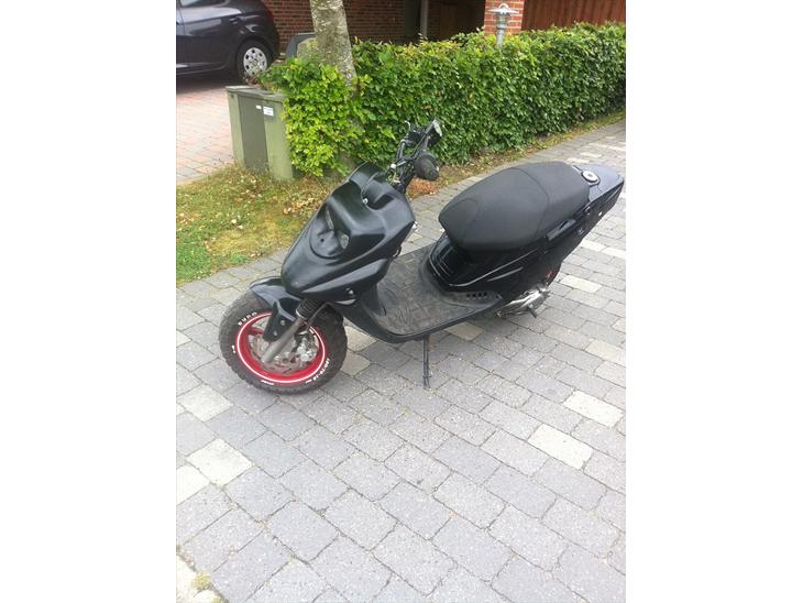 {{currentPhoto.altText}} billede {{currentPhoto.number}}