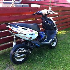 Aprilia Sonic LC TS 7T (splited i Dele)