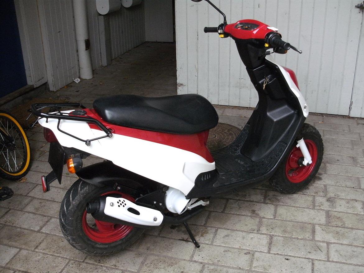 PGO Hot 50 Red/White Edion billede 1