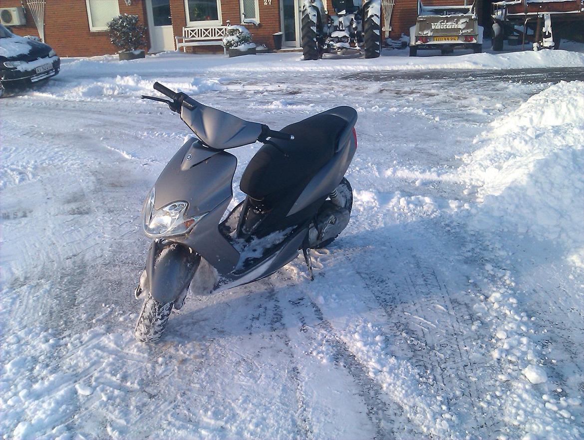 Yamaha jog r  (taget af panserne)  billede 4