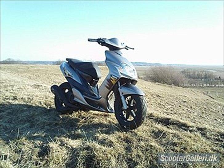 Yamaha jog r billede 2