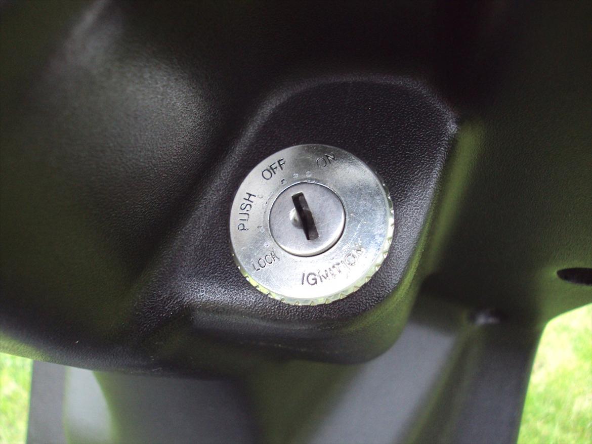 PGO Hot 50 SOLGT - Chrom kreds ved tændingslås billede 11