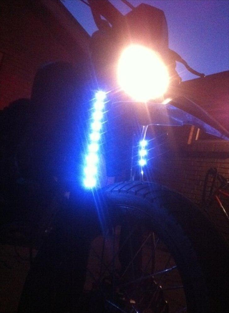 Apollo Orion   Aragon RS 30 ( smadret ) - LED køre lys :) billede 2