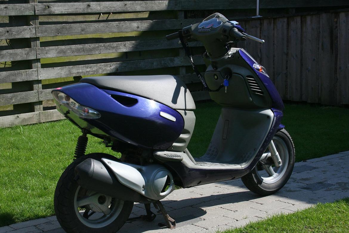 Aprilia Sonic - Det var sådan scooteren så ud inden den blev autolakeret. billede 4