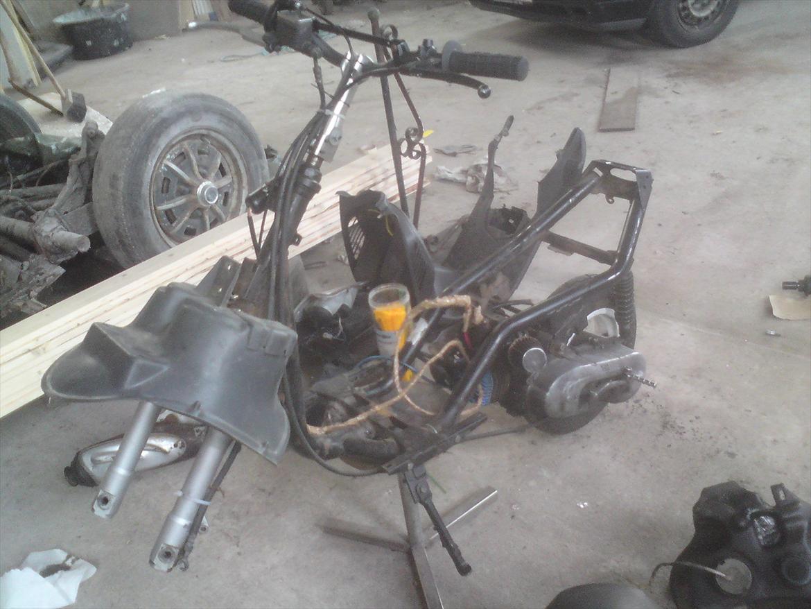 Aprilia Sonic - Projekt - lige da jeg havde fået den læsset af trailer efter afhentning d. 18/8 billede 5