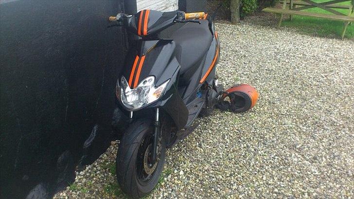 Yamaha jog r (tidl scooter) billede 2