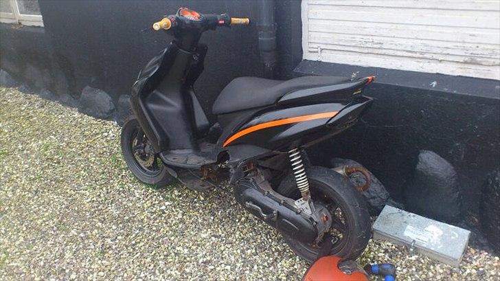 Yamaha jog r (tidl scooter) billede 6