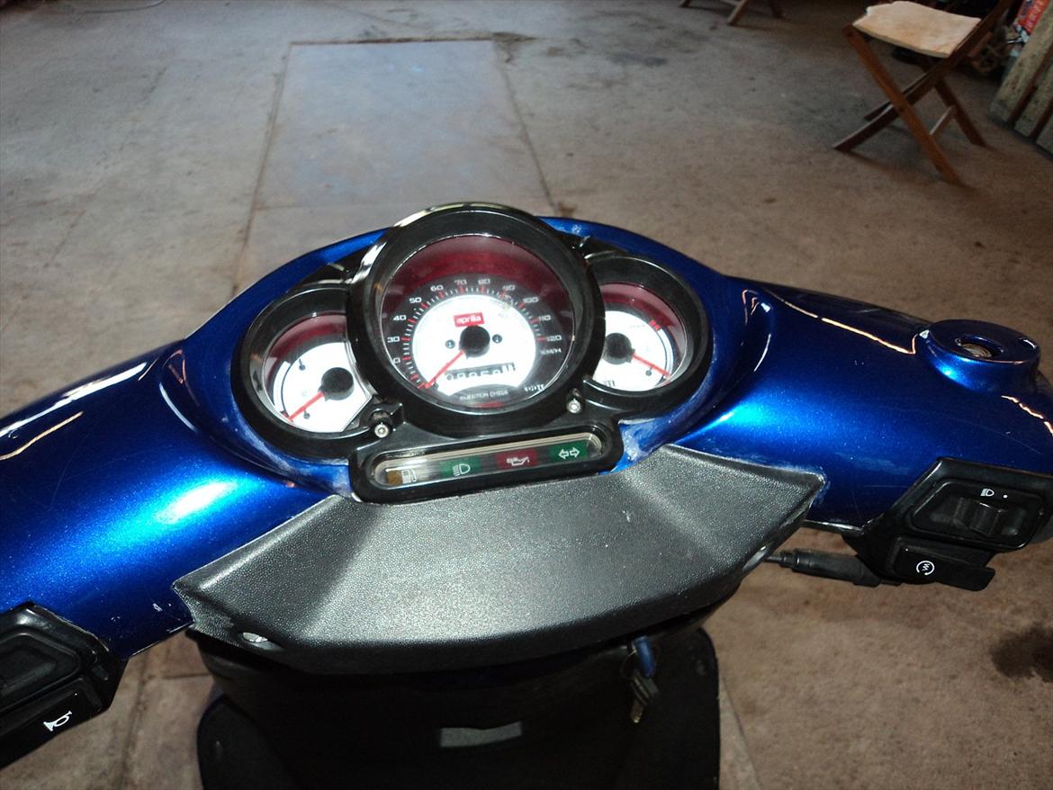 Aprilia SR50 Ditech (TIL SALG 2000kr) billede 5