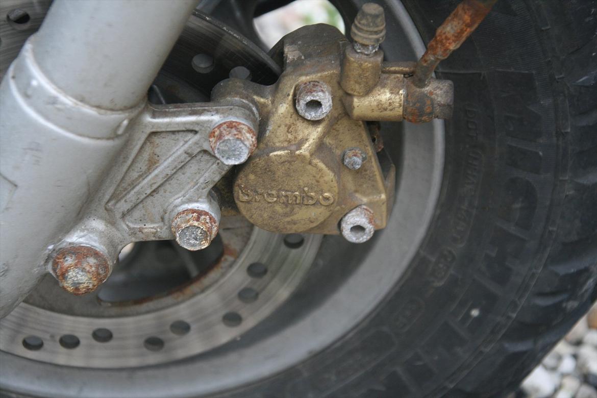 Yamaha BWS - NYT : 24-08-2011
Brembo skriver og klodser (komplet) billede 5