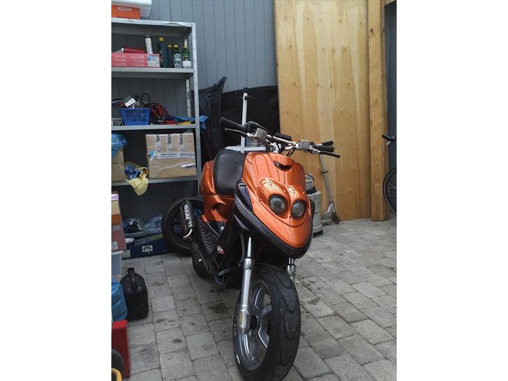 {{currentPhoto.altText}} billede {{currentPhoto.number}}