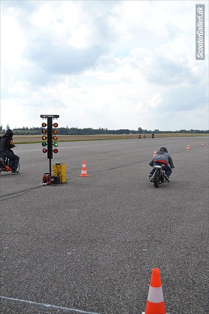 Aprilia T.C.R 80cc NX Sprinter 25HK! Dks 3. Stærkeste - Jesper Høgh der tæsker den lille djævel ligsom han gjorde til DHS 2010 ;) billede 7