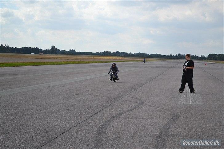 Aprilia T.C.R 80cc NX Sprinter 25HK! Dks 3. Stærkeste - Igen Jesper der fyre den af på baghjul ;) billede 9