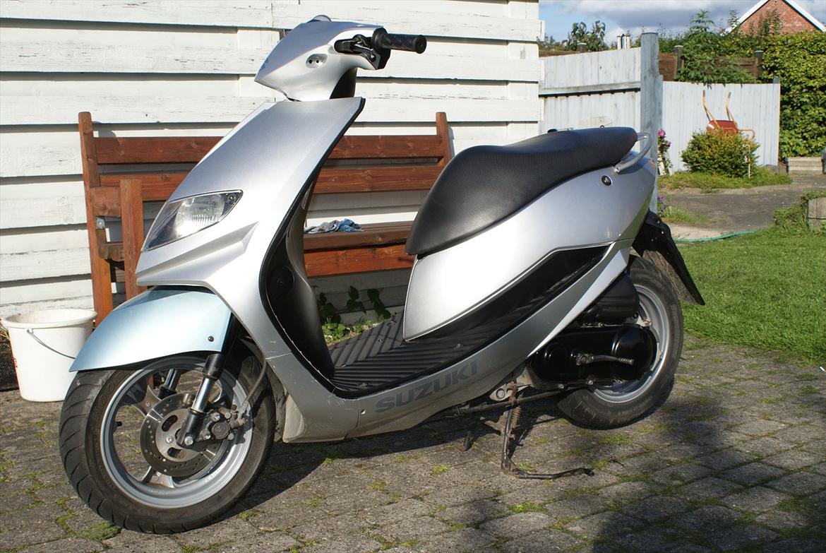 Suzuki estilete billede 1