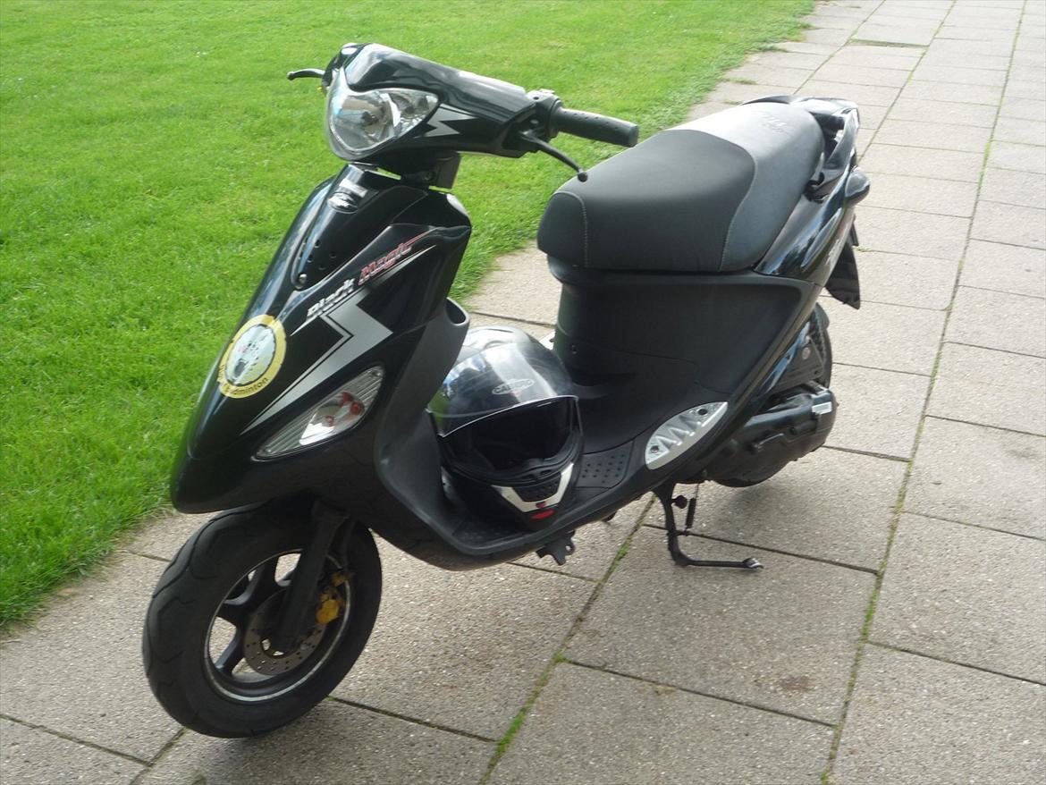 PGO Black Magic billede 1